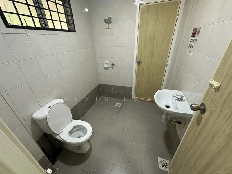 Rumah Teres 2 Tingkat untuk Dijual di Shah Alam (Selangor) - Kevin Look - Bathroom - PropertyGuru.com.my