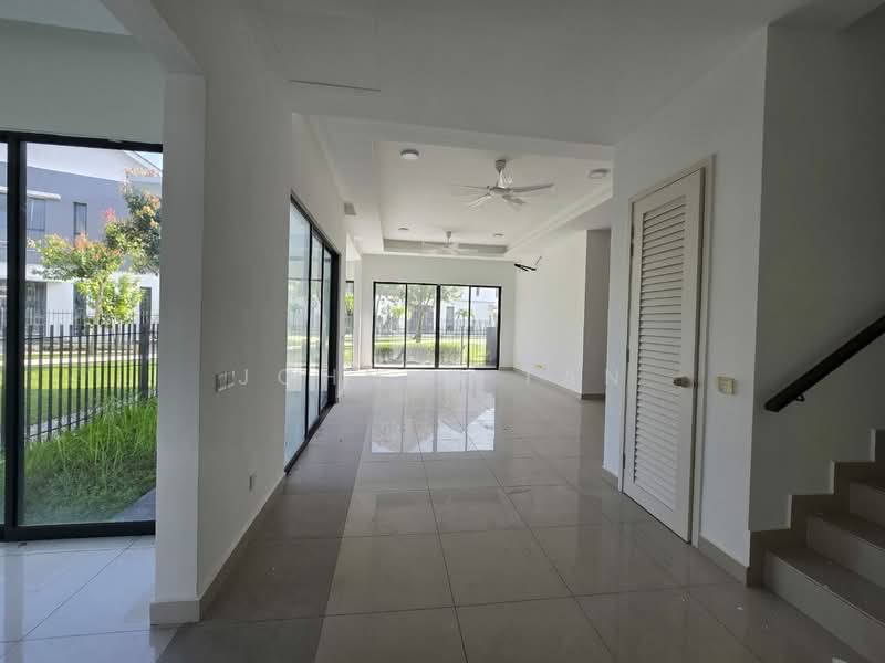 2-storey Terraced House for Sale in Telok Panglima Garang (Selangor) - Johnny Tan - Living Room - PropertyGuru.com.my