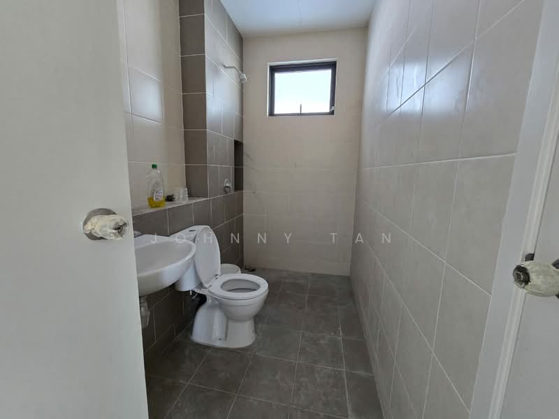 2-storey Terraced House for Sale in Telok Panglima Garang (Selangor) - Johnny Tan - Bathroom - PropertyGuru.com.my
