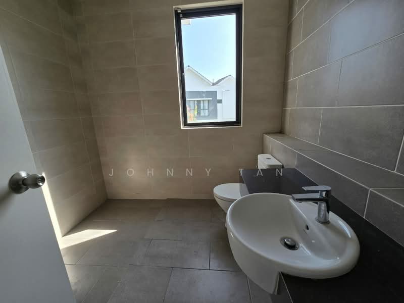2-storey Terraced House for Sale in Telok Panglima Garang (Selangor) - Johnny Tan - Bathroom - PropertyGuru.com.my