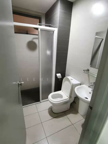 Service Residence for Sale at Cybersquare - Leemini Lee - Bathroom - PropertyGuru.com.my