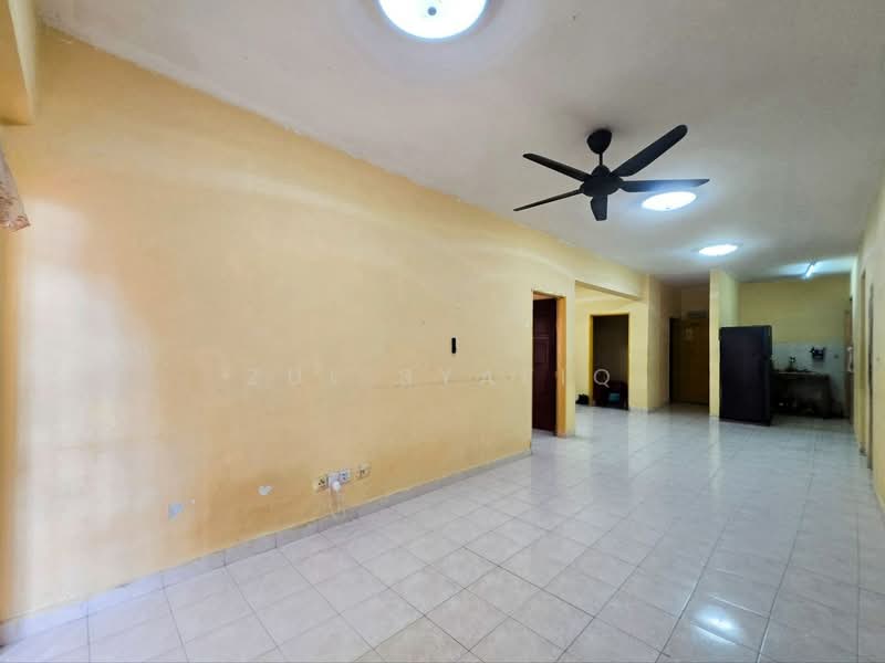 Pangsapuri untuk Dijual di Sri Gotong Apartment - Zul Syafiq - Living Room - PropertyGuru.com.my
