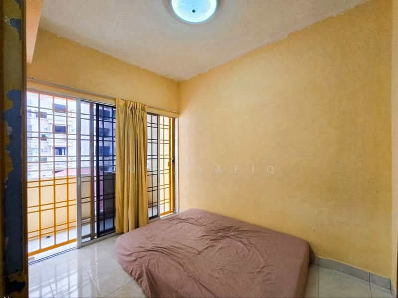 Pangsapuri untuk Dijual di Sri Gotong Apartment - Zul Syafiq - Bedroom - PropertyGuru.com.my