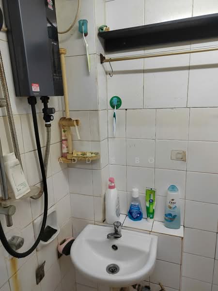 Apartment for Sale at Iris Apartment - Addis Bo - Bathroom - PropertyGuru.com.my