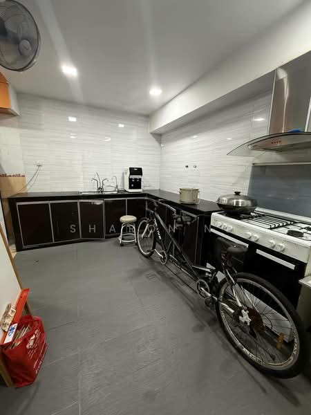 Cluster House for Sale in Austin Heights (Tebrau) - Sharon Ng - Kitchen - PropertyGuru.com.my