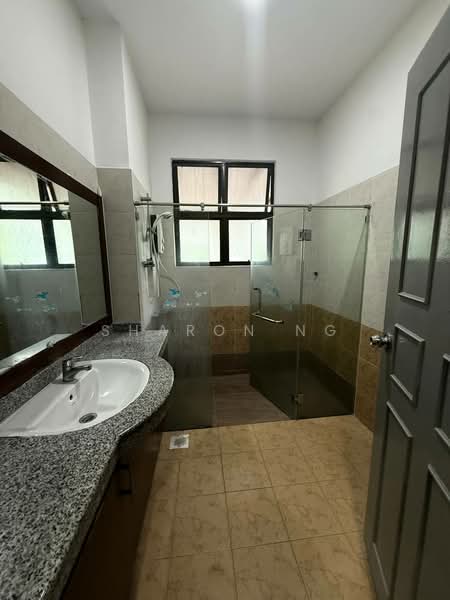 Cluster House for Sale in Austin Heights (Tebrau) - Sharon Ng - Bathroom - PropertyGuru.com.my