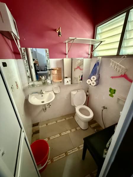 1-storey Terraced House for Sale in Bandar Putra (Kulai) - Michelle He - Bathroom - PropertyGuru.com.my