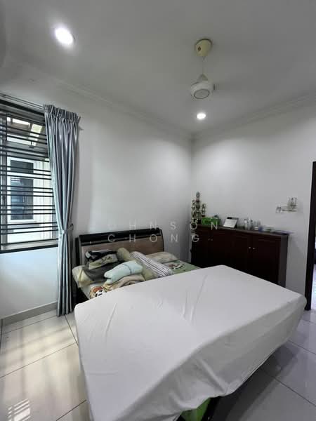 Semi-Detached House for Sale in Taman Gaya (Ulu Tiram) - Johnson Chong - Bedroom - PropertyGuru.com.my