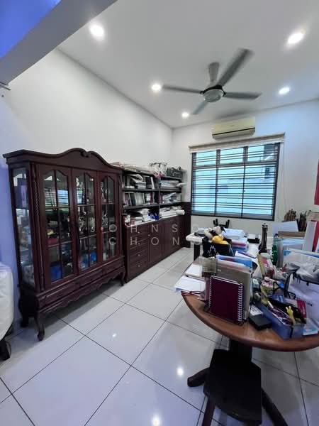 Semi-Detached House for Sale in Taman Gaya (Ulu Tiram) - Johnson Chong - Study - PropertyGuru.com.my