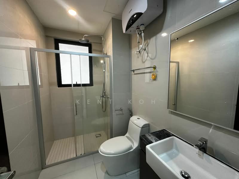 Condominium for Rent at Amberside @ Country Garden Danga Bay - Kent Koh - Bathroom - PropertyGuru.com.my