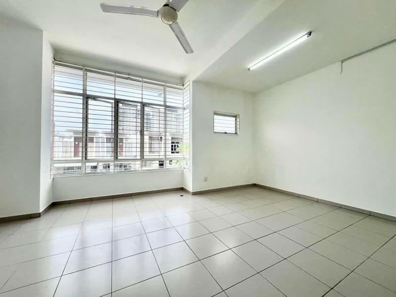 Rumah Teres 2 Tingkat untuk Dijual di Setia Ecohill (Semenyih) - Zarema Kulbuzheva - Living Room - PropertyGuru.com.my