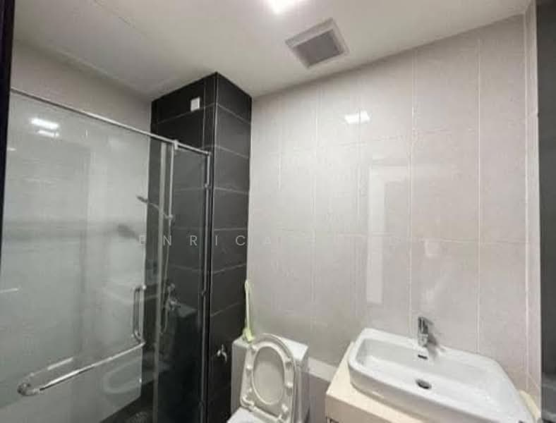 Service Residence for Sale at Wave @ Marina Cove - Enrica Long - Bathroom - PropertyGuru.com.my