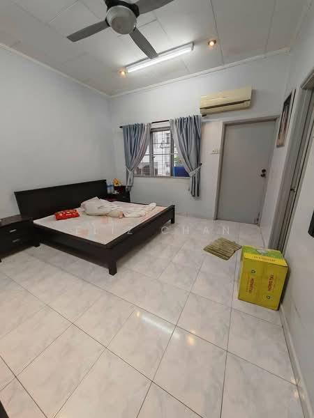 2-storey Terraced House for Sale in Taman Bukit Idaman (Selayang) - Eliz Chan - Bedroom - PropertyGuru.com.my