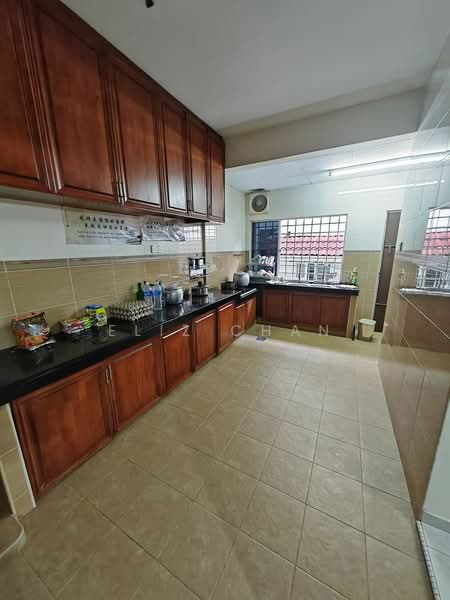 2-storey Terraced House for Sale in Taman Bukit Idaman (Selayang) - Eliz Chan - Kitchen - PropertyGuru.com.my