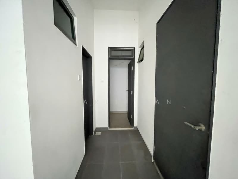 Rumah Kluster untuk Disewa di Canary Garden (Klang) - Charlie Gan - Corridor - PropertyGuru.com.my