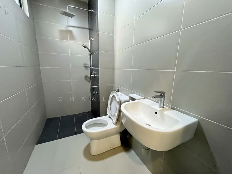 Rumah Kluster untuk Disewa di Canary Garden (Klang) - Charlie Gan - Bathroom - PropertyGuru.com.my