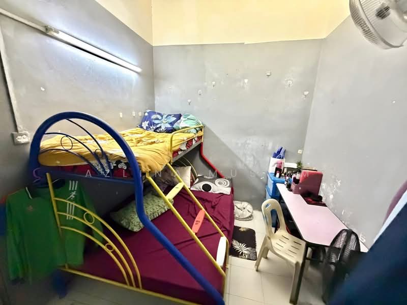 1-storey Terraced House for Sale in Taman Rengit Indah (Rengit) - Azlina Muslim - Bedroom - PropertyGuru.com.my