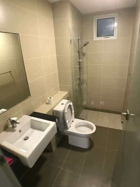 Kondominium untuk Disewa di Tropicana Bay Residences - Simon Saw - Bathroom - PropertyGuru.com.my