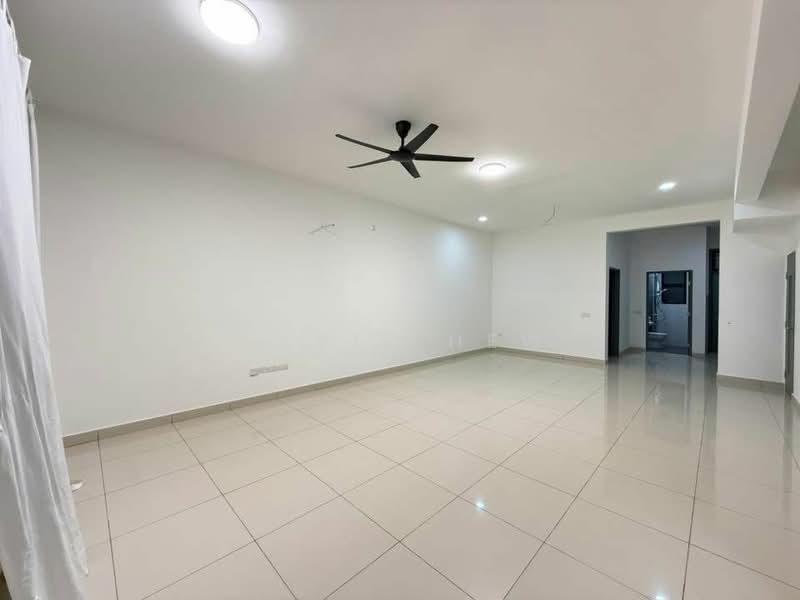 Rumah Teres 2 Tingkat untuk Disewa di Johor Bahru (Johor) - Mavis Hew - Living Room - PropertyGuru.com.my