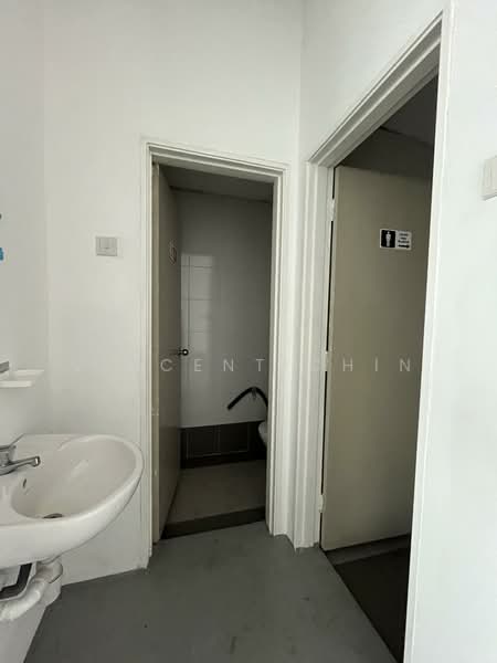 Kedai / Pejabat untuk Disewa di Kampung Sungai Kayu Ara (Petaling Jaya) - Vincent Chin - Bathroom - PropertyGuru.com.my