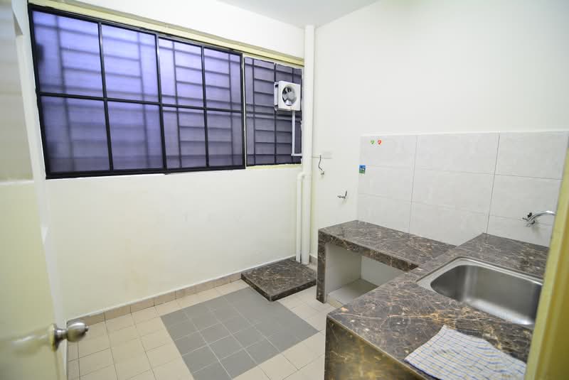Kondominium untuk Dijual di Kinrara Mas - Steven Tan - Kitchen - PropertyGuru.com.my