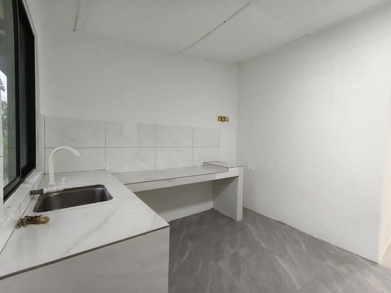 1-storey Terraced House for Sale in Kulai (Johor) - Sandry Ong - Kitchen - PropertyGuru.com.my