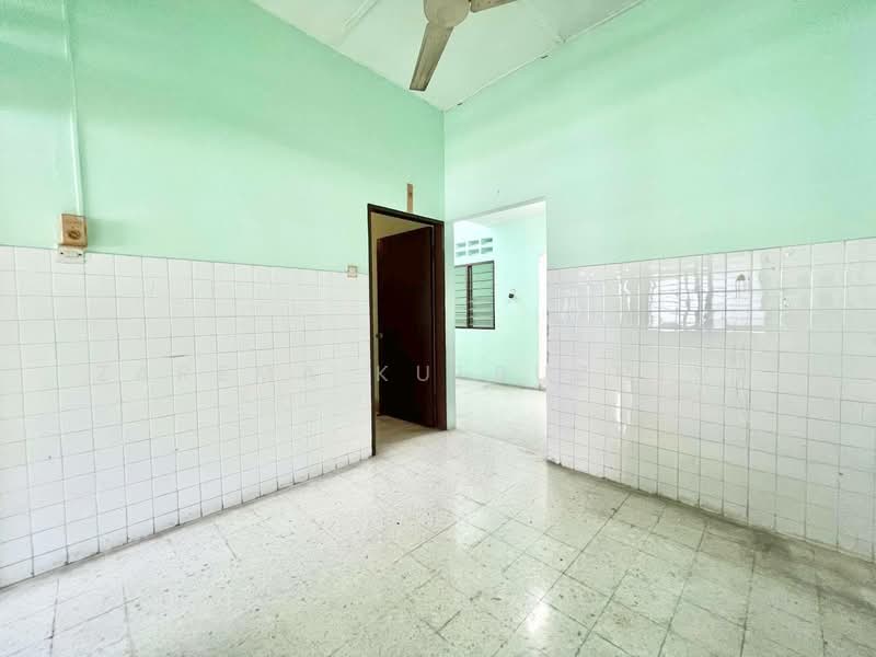 1-storey Terraced House for Sale in Taman Sungai Jelok (Kajang) - Zarema Kulbuzheva - Interior - PropertyGuru.com.my