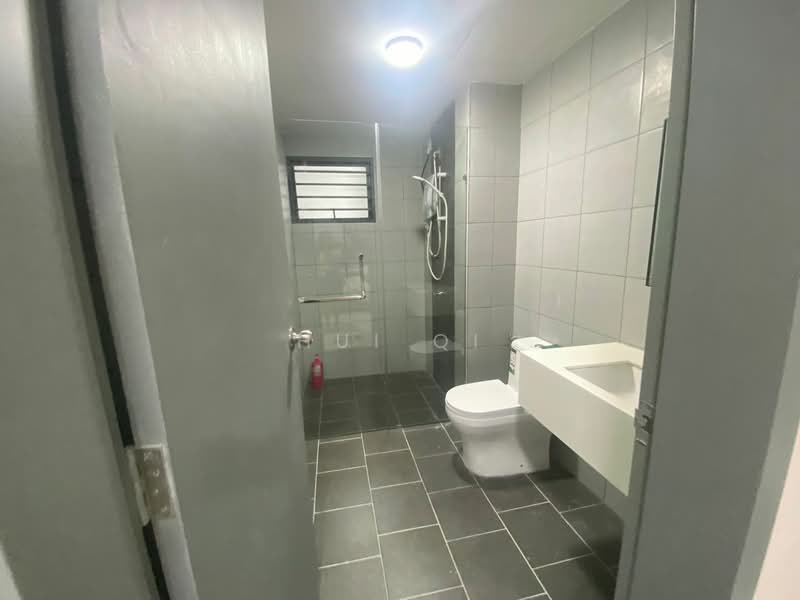 Servis Apartment untuk Disewa di E'Island Lake Haven - Hui Qi - Bathroom - PropertyGuru.com.my