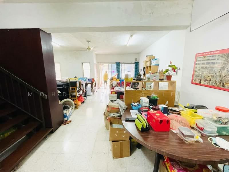 Rumah Teres 2 Tingkat untuk Dijual di Taman Connaught (Cheras) - Mohd Aizat Saiful Bahri - Living Room - PropertyGuru.com.my