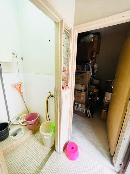 Rumah Teres 2 Tingkat untuk Dijual di Taman Connaught (Cheras) - Mohd Aizat Saiful Bahri - Bathroom - PropertyGuru.com.my