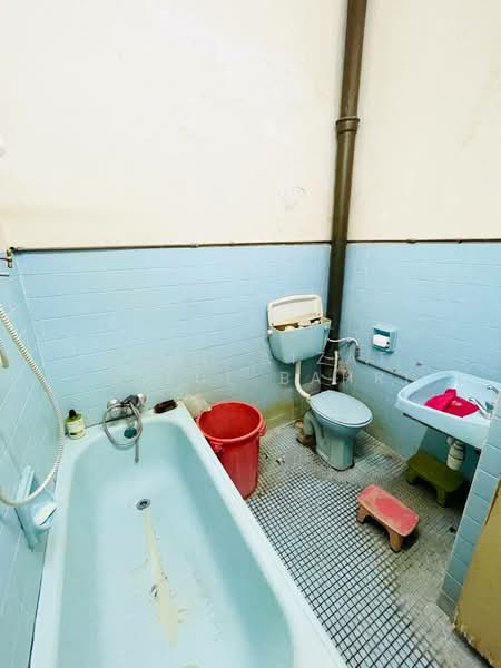 Rumah Teres 2 Tingkat untuk Dijual di Taman Connaught (Cheras) - Mohd Aizat Saiful Bahri - Bathroom - PropertyGuru.com.my
