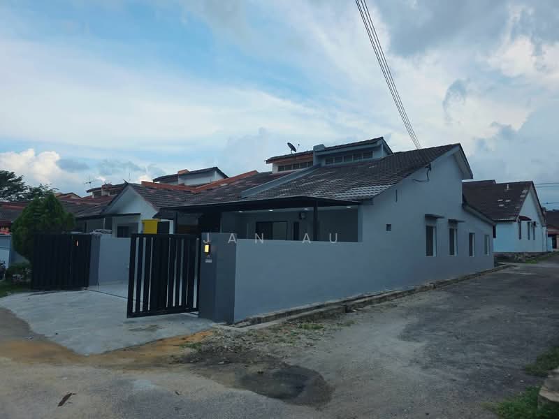 Rumah Teres 1 Tingkat untuk Dijual di Taman Puteri Wangsa (Ulu Tiram) - JAN AU - Exterior - PropertyGuru.com.my