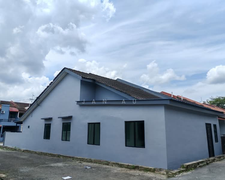 Rumah Teres 1 Tingkat untuk Dijual di Taman Puteri Wangsa (Ulu Tiram) - JAN AU - Exterior - PropertyGuru.com.my