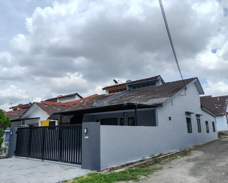 Rumah Teres 1 Tingkat untuk Dijual di Taman Puteri Wangsa (Ulu Tiram) - JAN AU - Exterior - PropertyGuru.com.my