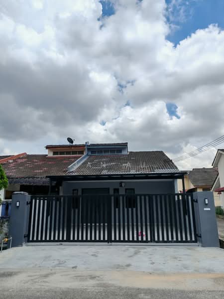 Rumah Teres 1 Tingkat untuk Dijual di Taman Puteri Wangsa (Ulu Tiram) - JAN AU - Exterior - PropertyGuru.com.my