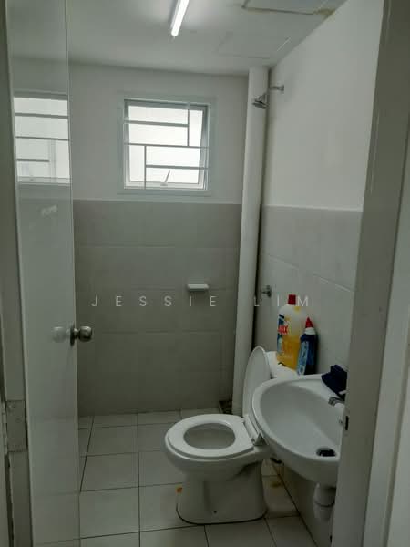 Apartment for Sale at D'Kristal - Jessie Lim - Bathroom - PropertyGuru.com.my