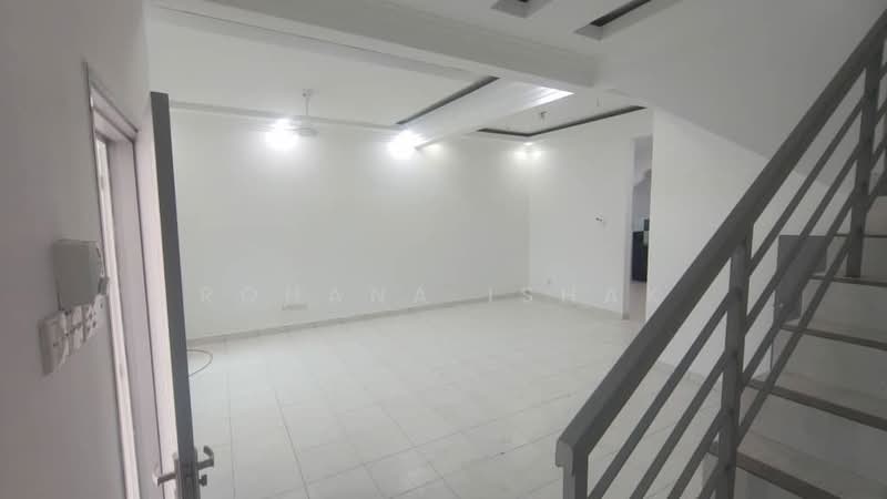 Rumah Teres 2 Tingkat untuk Dijual di Puncak Alam (Selangor) - Rohana Ishak - Living Room - PropertyGuru.com.my