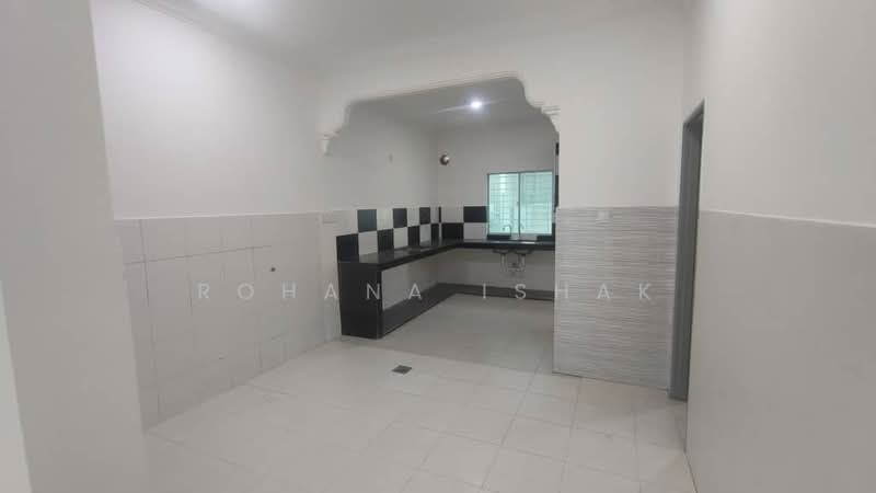 Rumah Teres 2 Tingkat untuk Dijual di Puncak Alam (Selangor) - Rohana Ishak - Kitchen - PropertyGuru.com.my