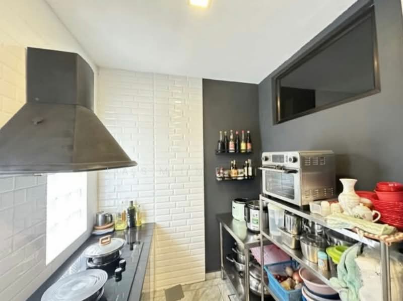 2-storey Terraced House for Sale in Bayu Damansara (Petaling Jaya) - Jasmine Lee - Kitchen - PropertyGuru.com.my