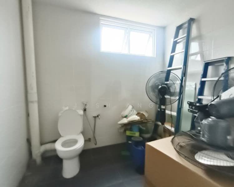 Shop / Office for Sale in Jelutong Timur (Jelutong) - Josh Ang - Bathroom - PropertyGuru.com.my