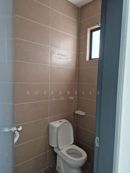 Rumah Teres 2 Tingkat untuk Dijual di Dengkil (Selangor) - Roseabelle Low - Bathroom - PropertyGuru.com.my