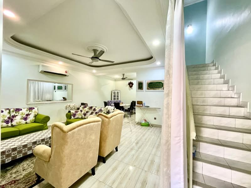 Rumah Teres 2 Tingkat untuk Dijual di Bandar Baru Bangi (Selangor) - Mohd Aizat Saiful Bahri - Living Room - PropertyGuru.com.my