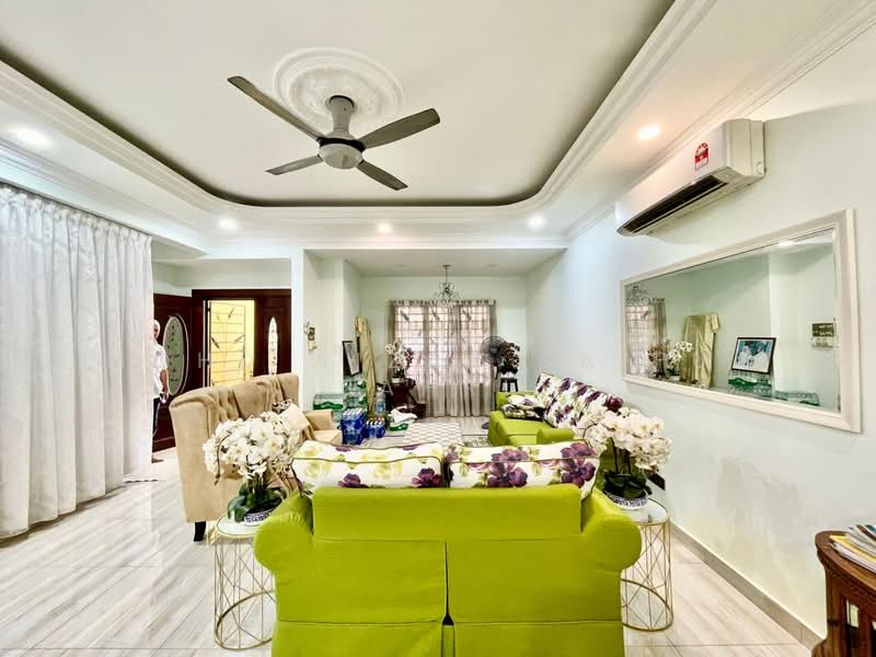 Rumah Teres 2 Tingkat untuk Dijual di Bandar Baru Bangi (Selangor) - Mohd Aizat Saiful Bahri - Living Room - PropertyGuru.com.my