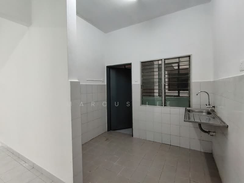 Apartment for Sale at 162 Residency - Marcus Lee - Kitchen - PropertyGuru.com.my