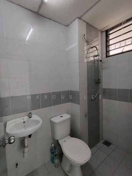 Apartment for Sale at 162 Residency - Marcus Lee - Bathroom - PropertyGuru.com.my