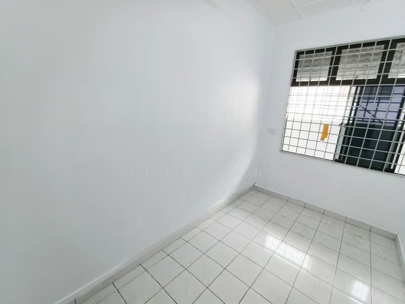 1-storey Terraced House for Sale in Taman Molek (Johor Bahru) - Iden Tan - Interior - PropertyGuru.com.my