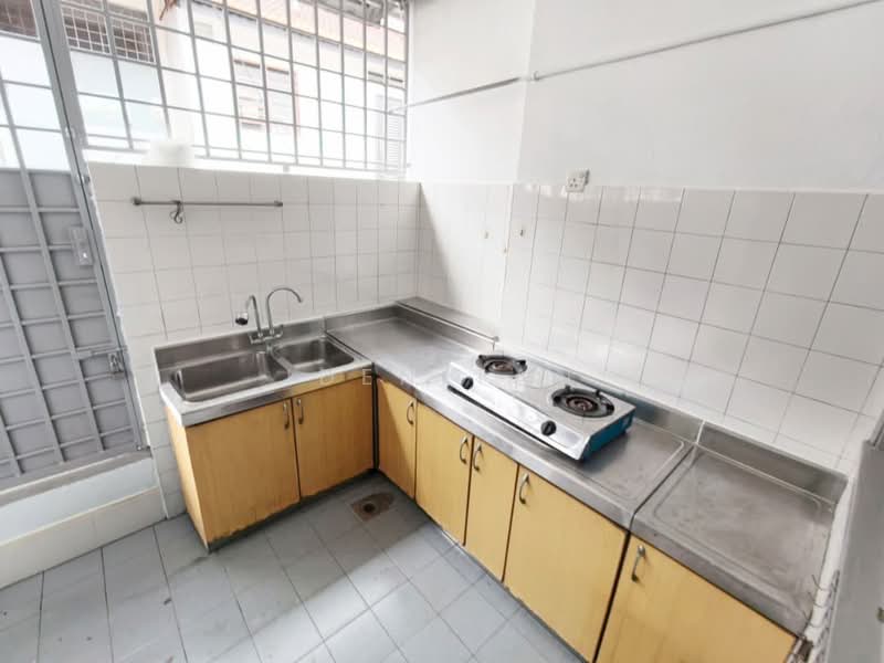1-storey Terraced House for Sale in Taman Molek (Johor Bahru) - Iden Tan - Kitchen - PropertyGuru.com.my