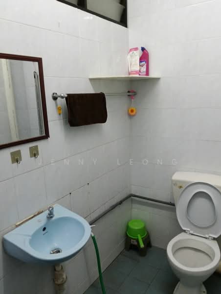 Pangsapuri untuk Disewa di Taman Alor Vista - Jenny Leong - Bathroom - PropertyGuru.com.my