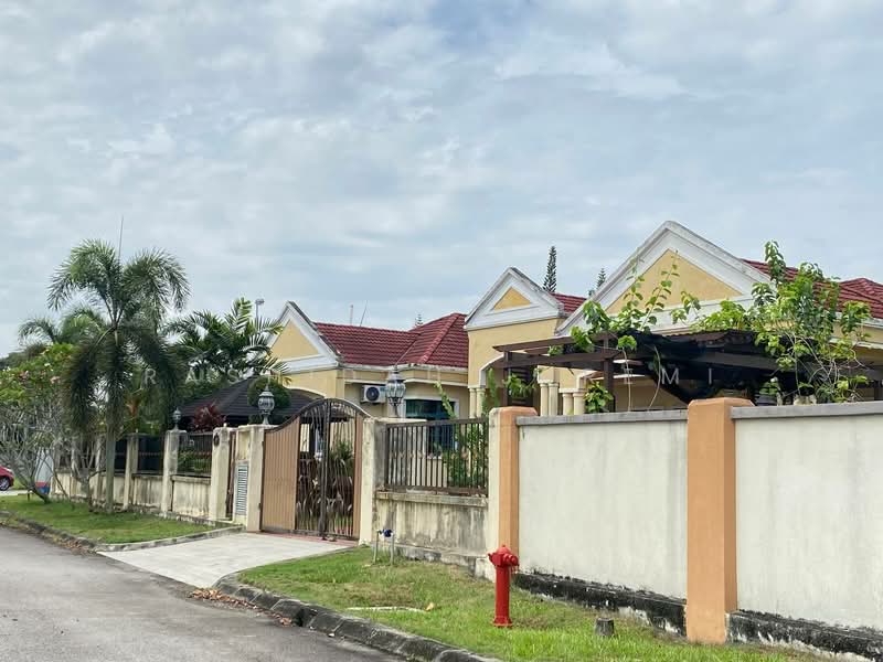 Bungalow for Sale in Sepang (Selangor) - Rashidah Juremi - Exterior - PropertyGuru.com.my