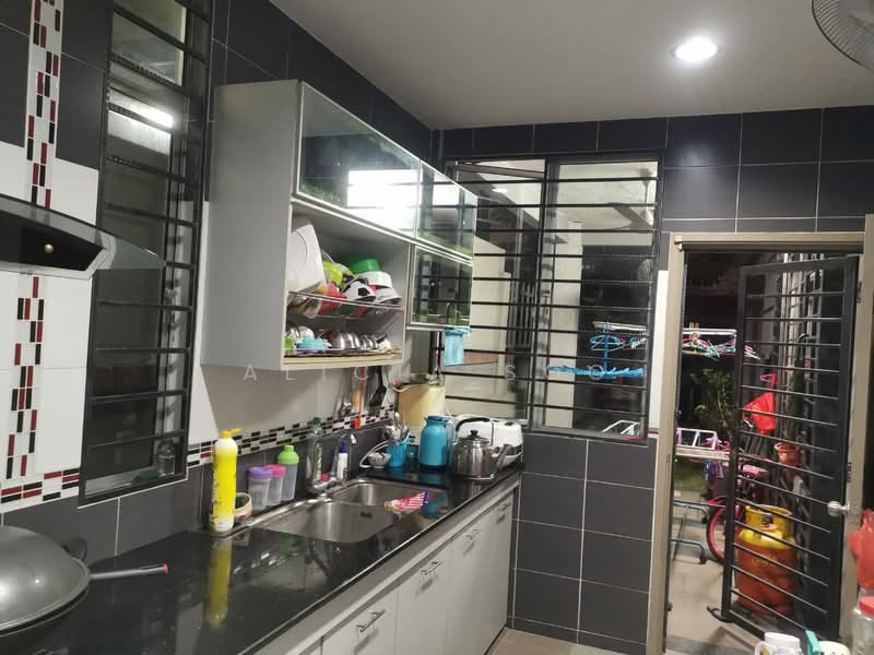 Semi-Detached House for Sale in Shah Alam (Selangor) - Alicia Soo - Kitchen - PropertyGuru.com.my